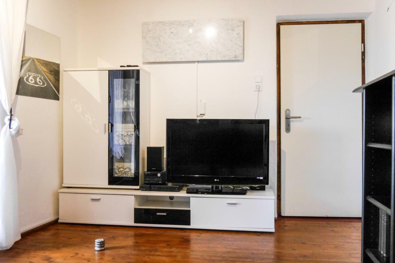 Ferienwohnung Lispet Neuötting Exteriör bild