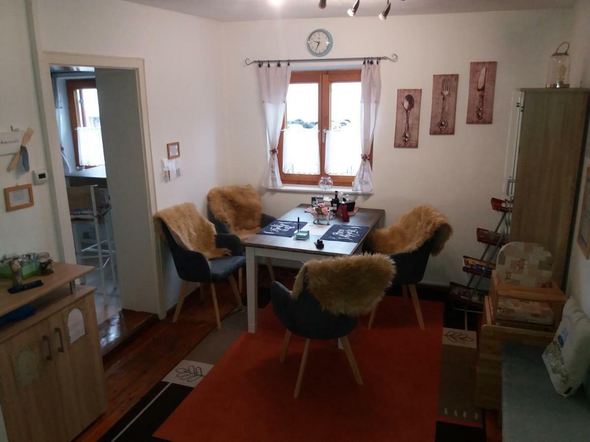 Ferienwohnung Lispet Neuötting Exteriör bild